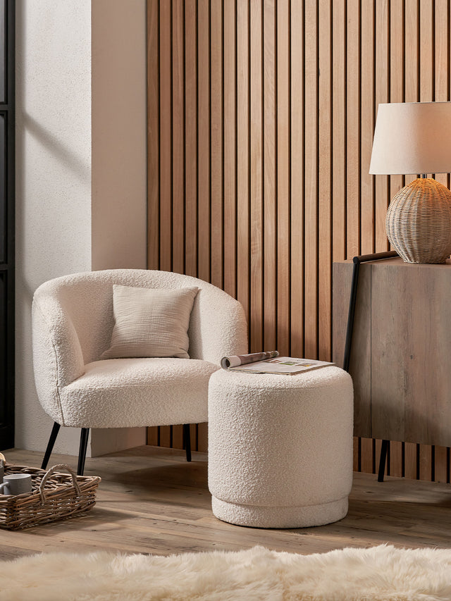 Embracing Fall Colours: Incorporating Warm and Rich Hues into Your Home Decor