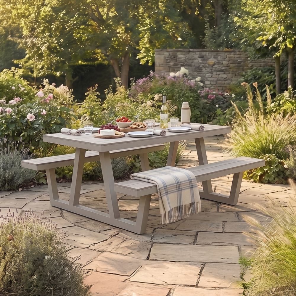 Amari Outdoor Bench