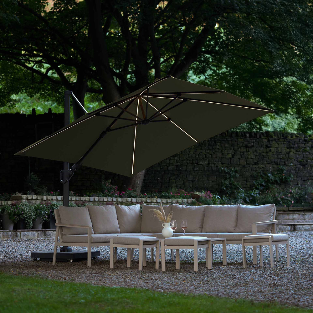 Platinum Glow Challenger Premium Lush Green 3m Square Parasol