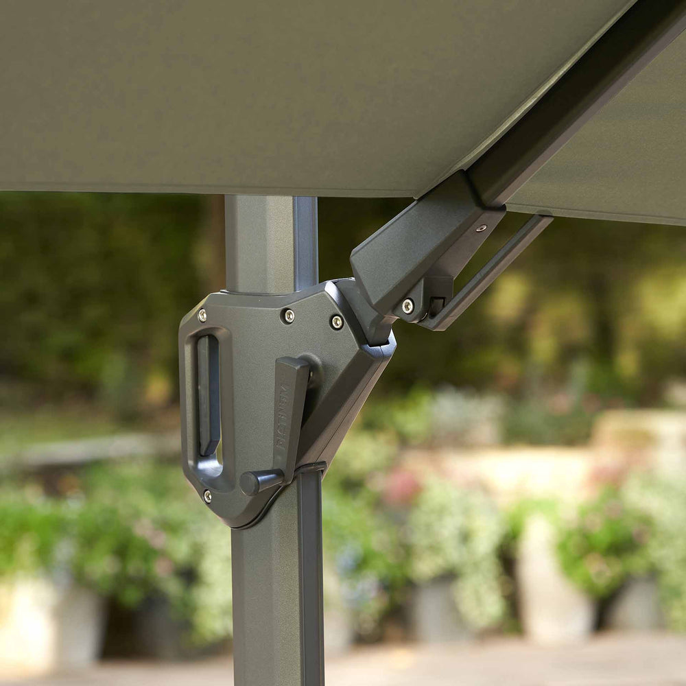 Platinum Glow Challenger Premium Lush Green 3m Square Parasol