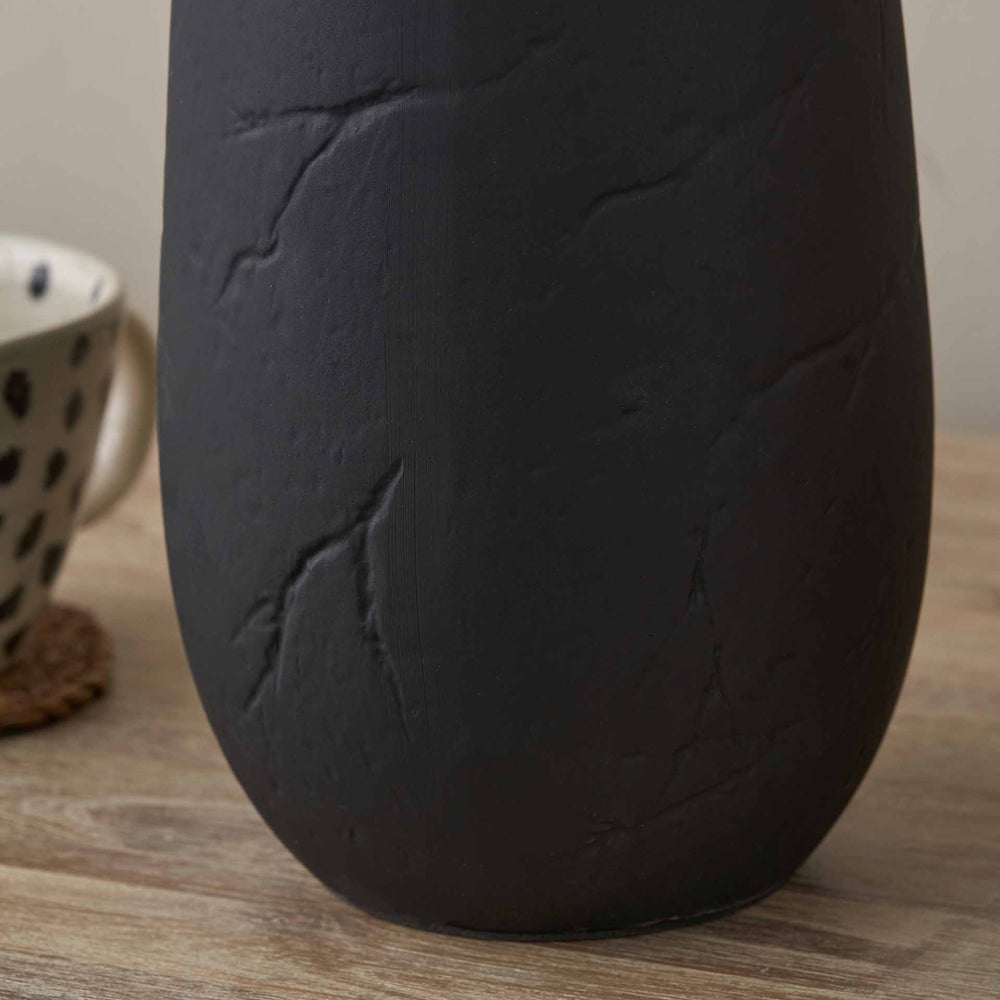 Avery Black Vintage Textured Ceramic Table Lamp